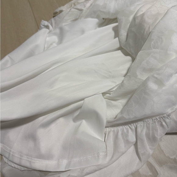 NWT Lulu’s White Short Sleeve Wrap Midi Dress - Picture 7 of 10